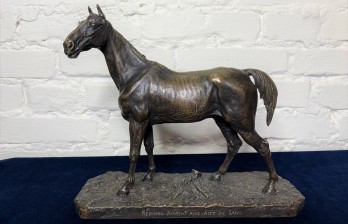 Чистокровная английская лошадь скульптура бронзовая жеребец кобыла